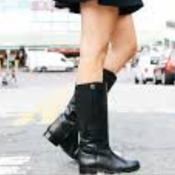 Frye Melissa Button Round Toe Leather Boots #126 - Picture 3 of 13